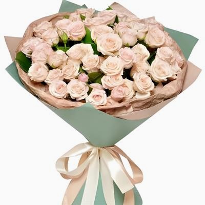 Букет из 9 кустовых пионовидных розовых роз в коробке